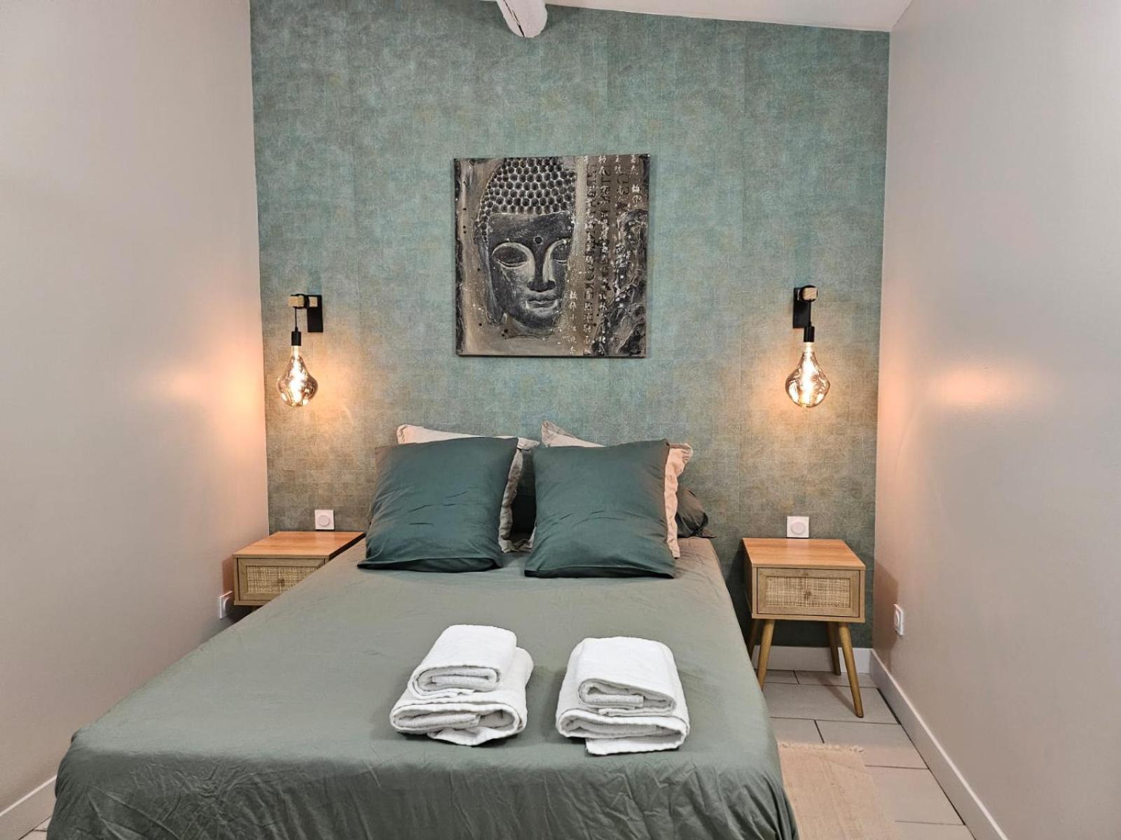 Agreable Logement Avec Terrasse Saint-Victoret Ngoại thất bức ảnh