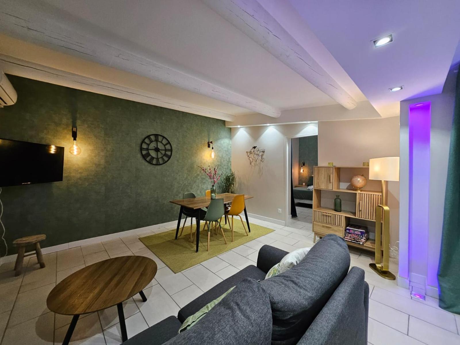 Agreable Logement Avec Terrasse Saint-Victoret Ngoại thất bức ảnh